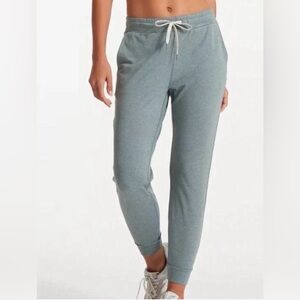 Vuori Performance Jogger | Regular Fit | Stormy (gray blue) Heather | Women's XS